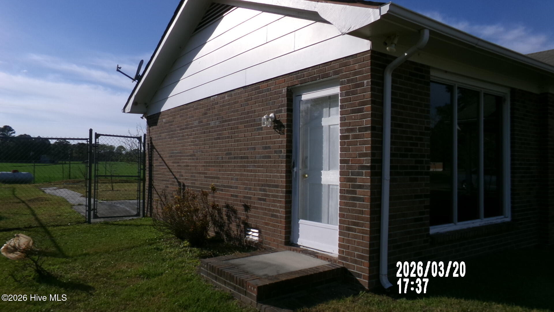 207 North Kennedy Road Beulaville, NC 28518 - Photo 5 of 17 Left Side