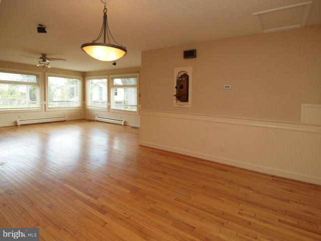 9209 Ox Road Lorton, VA 22079 - Photo 2 of 28 Family Room