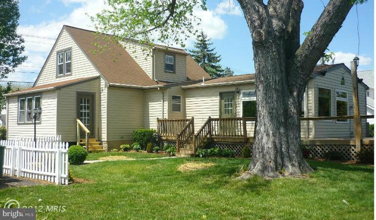 9209 Ox Road Lorton, VA 22079 - Photo 20 of 28 Side View of Home