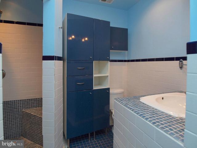 9209 Ox Road Lorton, VA 22079 - Photo 4 of 28 Bath (Master)