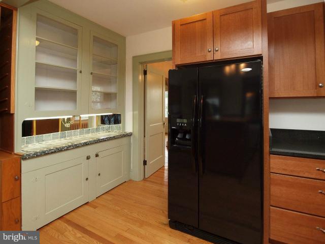 9209 Ox Road Lorton, VA 22079 - Photo 5 of 28 Kitchen