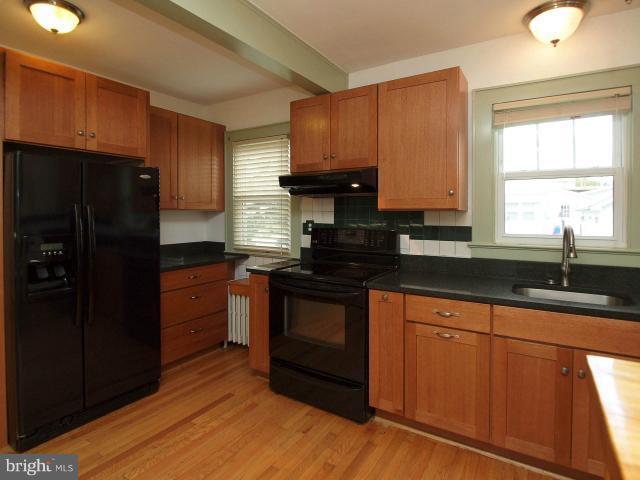 9209 Ox Road Lorton, VA 22079 - Photo 7 of 28 Kitchen