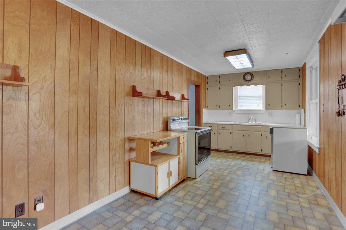 1347 Fritztown Road Reinholds, PA 17569 - Photo 23 of 35 Gallery Image 23