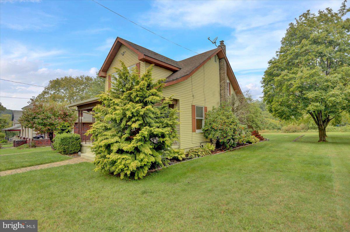 1347 Fritztown Road Reinholds, PA 17569 - Photo 8 of 35 Gallery Image 8