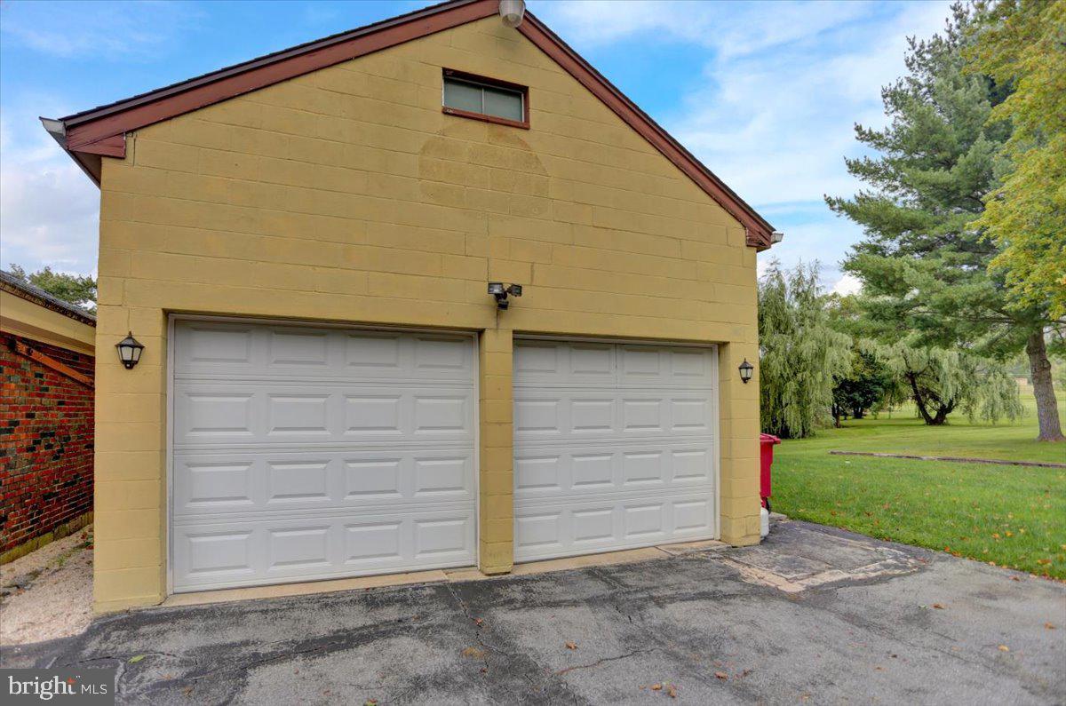 1347 Fritztown Road Reinholds, PA 17569 - Photo 9 of 35 Gallery Image 9