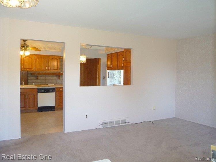 Living Room.jpg