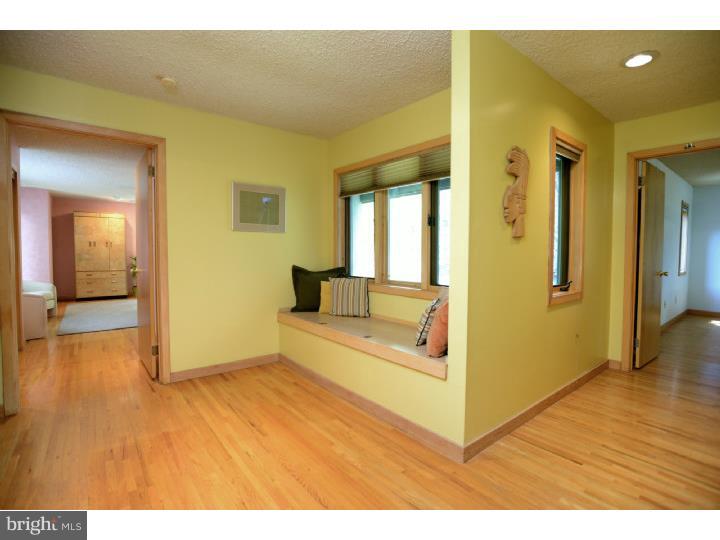 16 Indian Run Road Princeton Junction, NJ 08550 - Photo 12 of 25 Hallway
