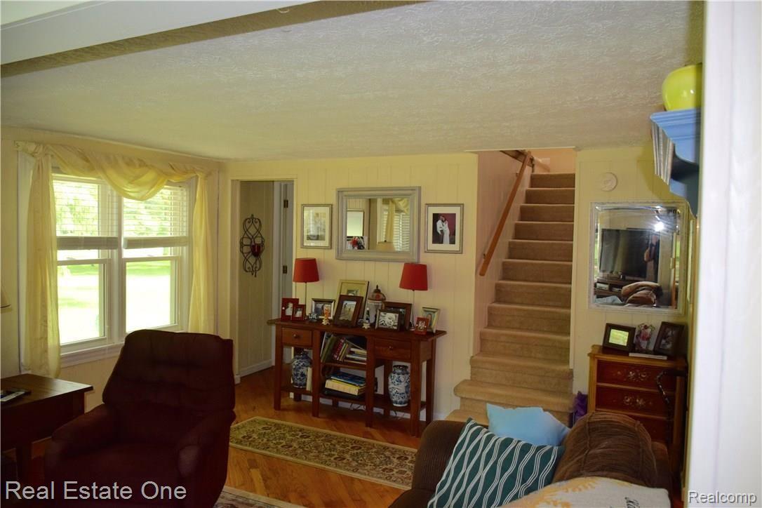 8845 Bishop Road Brighton, MI 48116 - Photo 22 of 31 DSC_0016.jpg