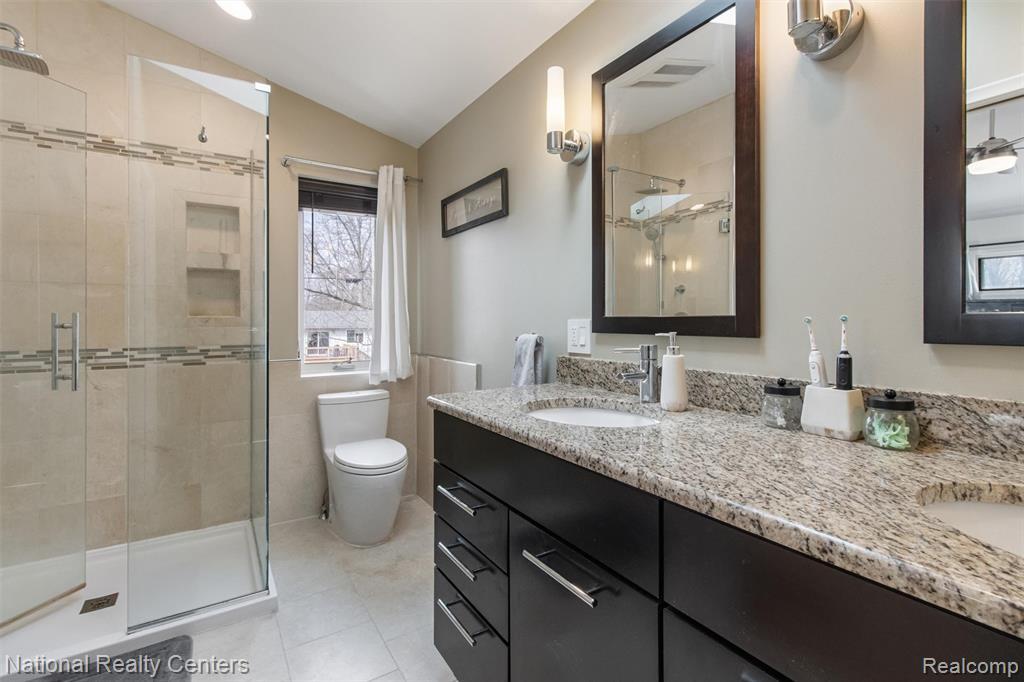 3857 Ellisia Road Commerce Township, MI 48382 - Photo 23 of 51 Gallery Image 23