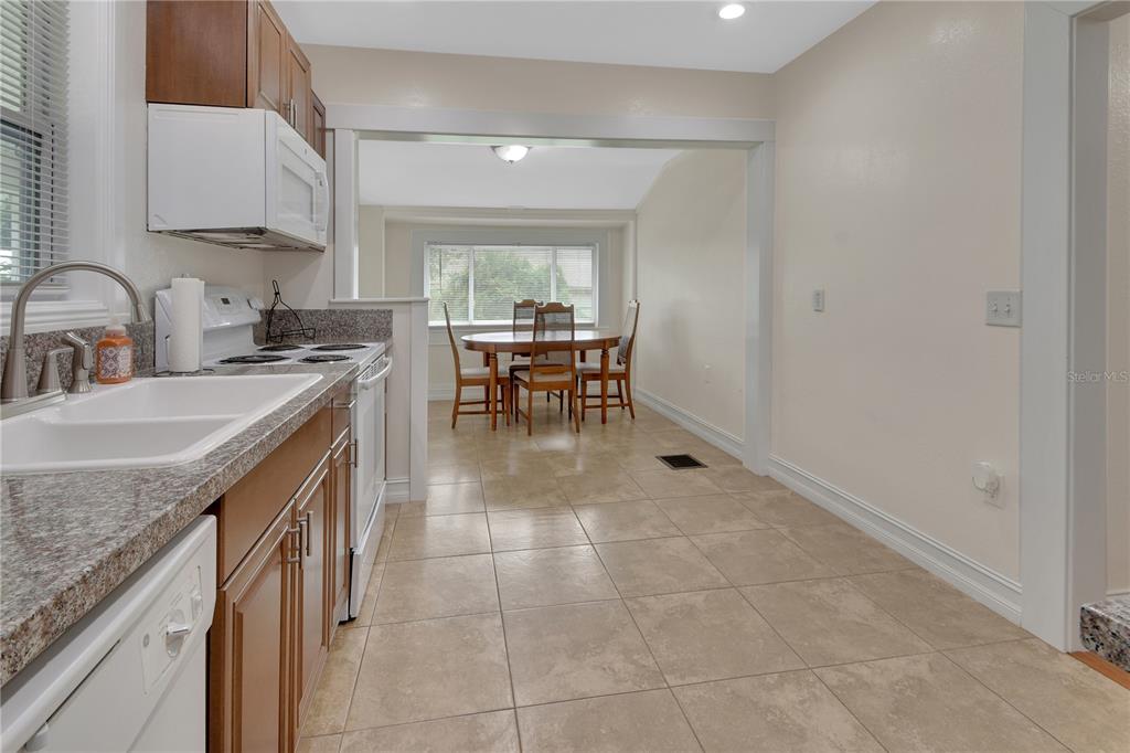 903 East New York Avenue DeLand, FL 32724 - Photo 16 of 54 Gallery Image 16