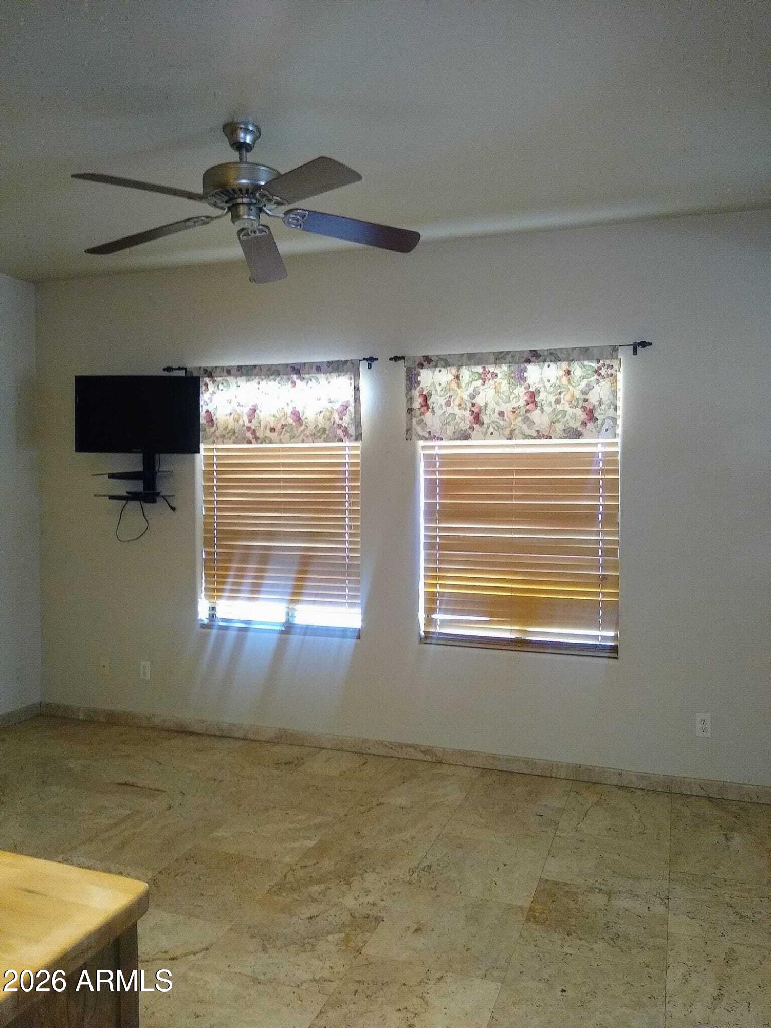 242 North Pima Road Buckeye, AZ 85326 - Photo 11 of 21 Eatin kitchen