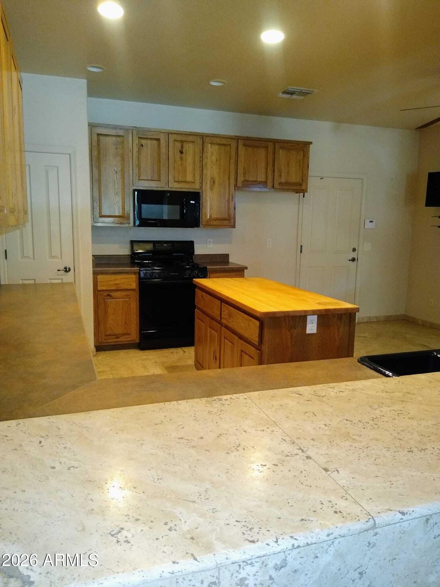 242 North Pima Road Buckeye, AZ 85326 - Photo 7 of 21 Traventine