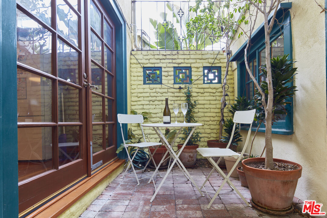 453 Rialto Avenue Venice, CA 90291 - Photo 11 of 34