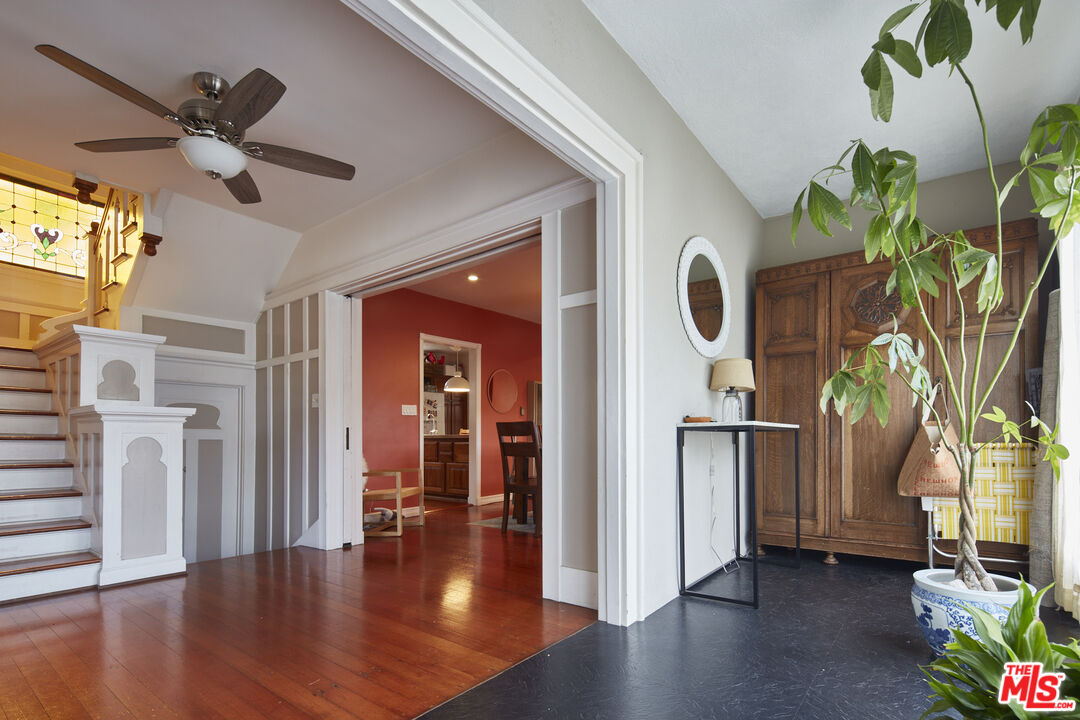 453 Rialto Avenue Venice, CA 90291 - Photo 2 of 34