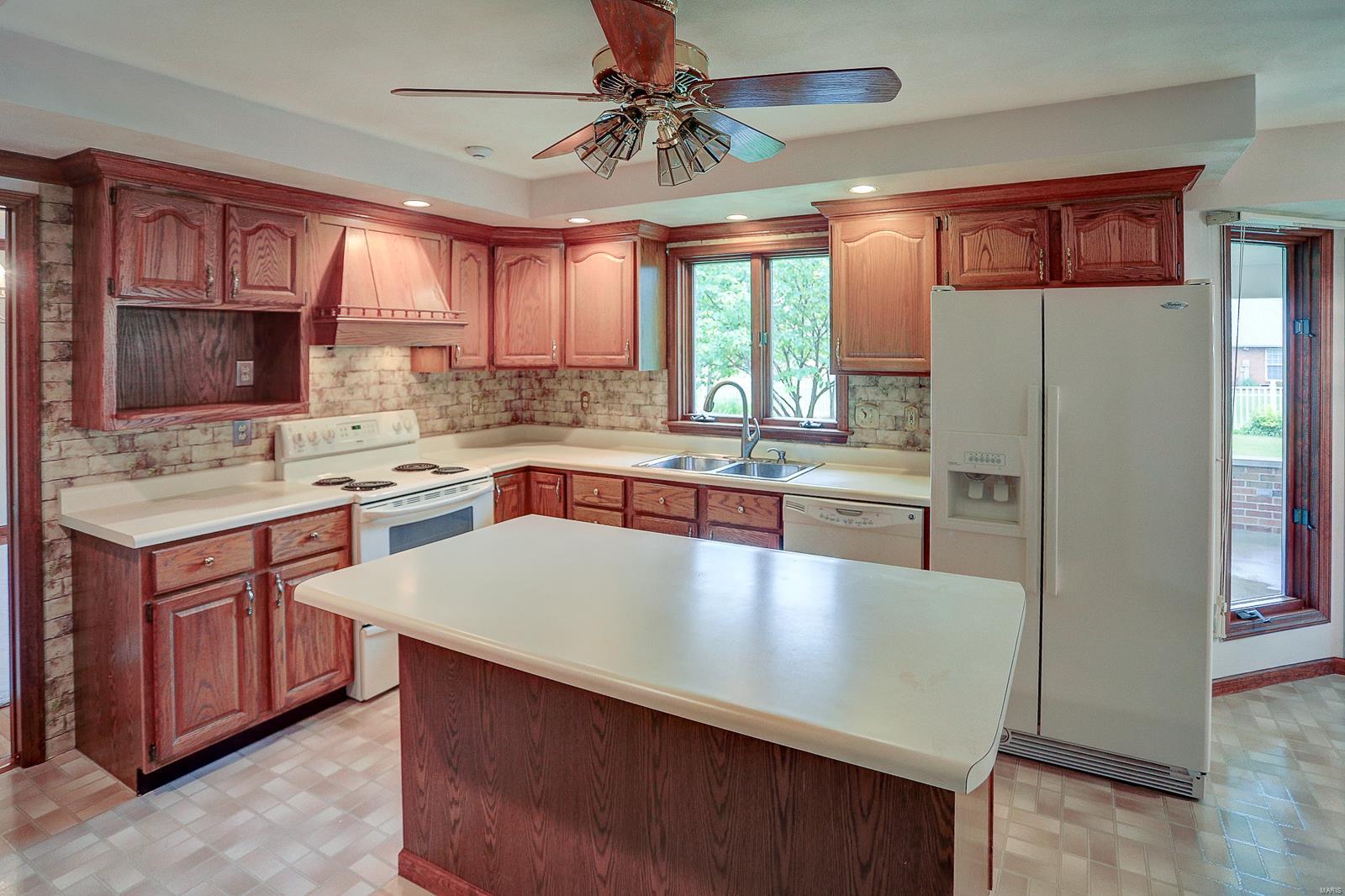 312 Hartmann Street Waterloo, IL 62298 - Photo 2 of 33 Gallery Image 2