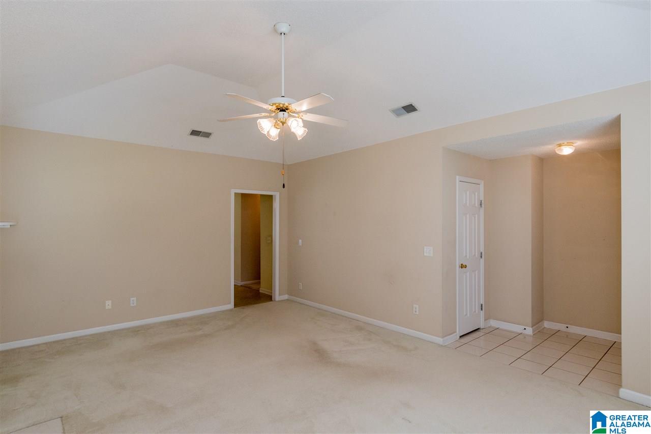 102 Stone Hill Circle Pelham, AL 35124 - Photo 4 of 29