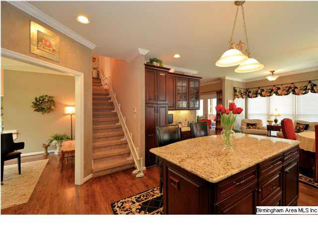1817 Southview Circle Hoover, AL 35244 - Photo 5 of 31