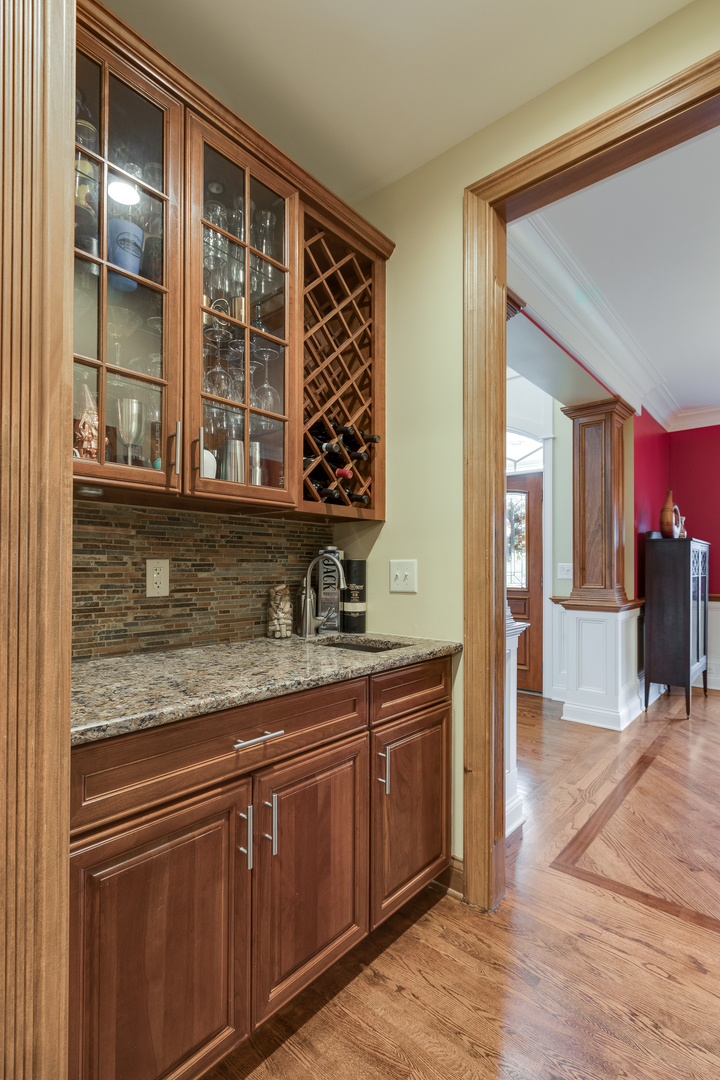 3N943 Walt Whitman Road St. Charles, IL 60175 - Photo 10 of 36