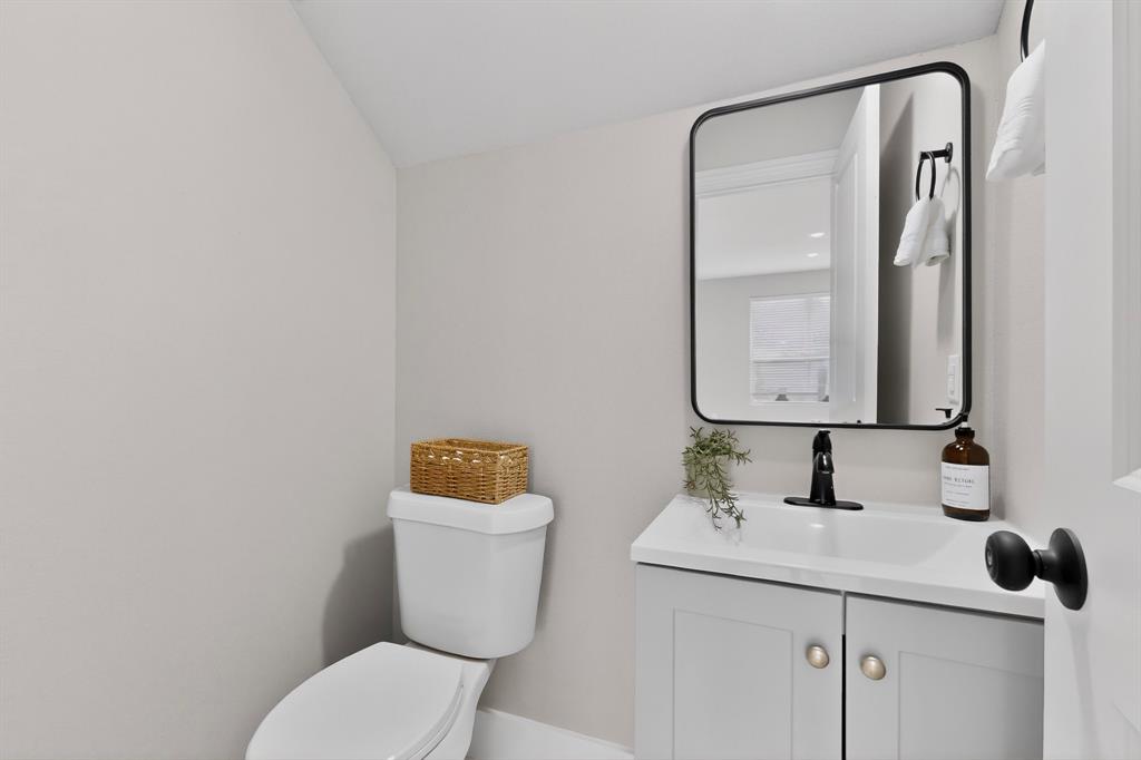6027 Plum Dale Road Dallas, TX 75241 - Photo 24 of 33 1/2 restroom in main floor.