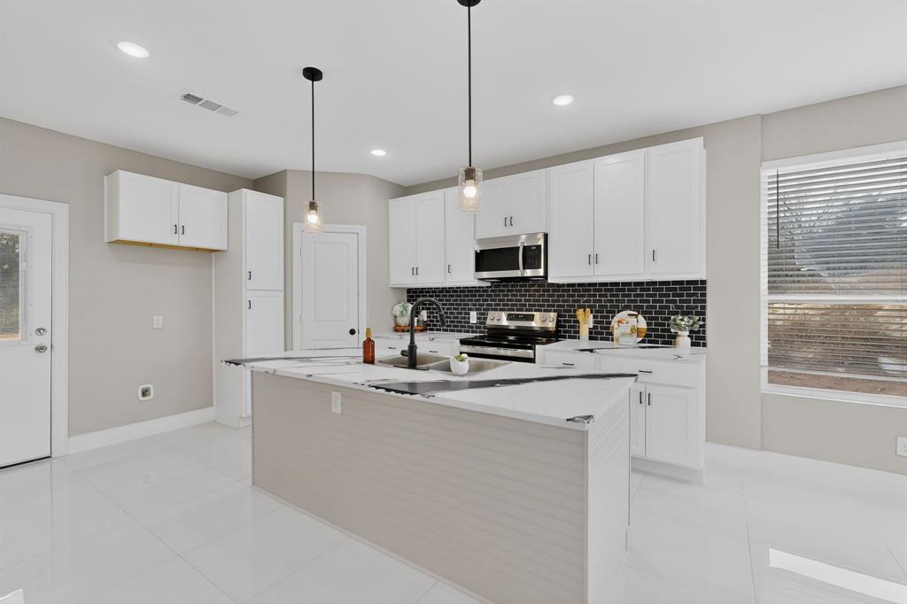 6027 Plum Dale Road Dallas, TX 75241 - Photo 8 of 33