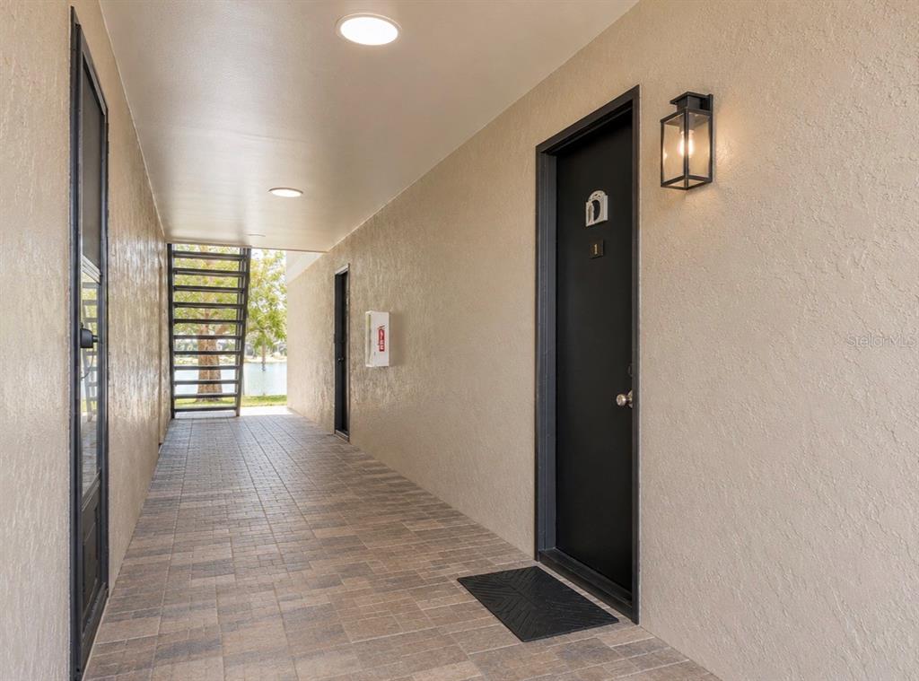 912 Lake Destiny Road, Unit D Altamonte Springs, FL 32714 - Photo 4 of 25