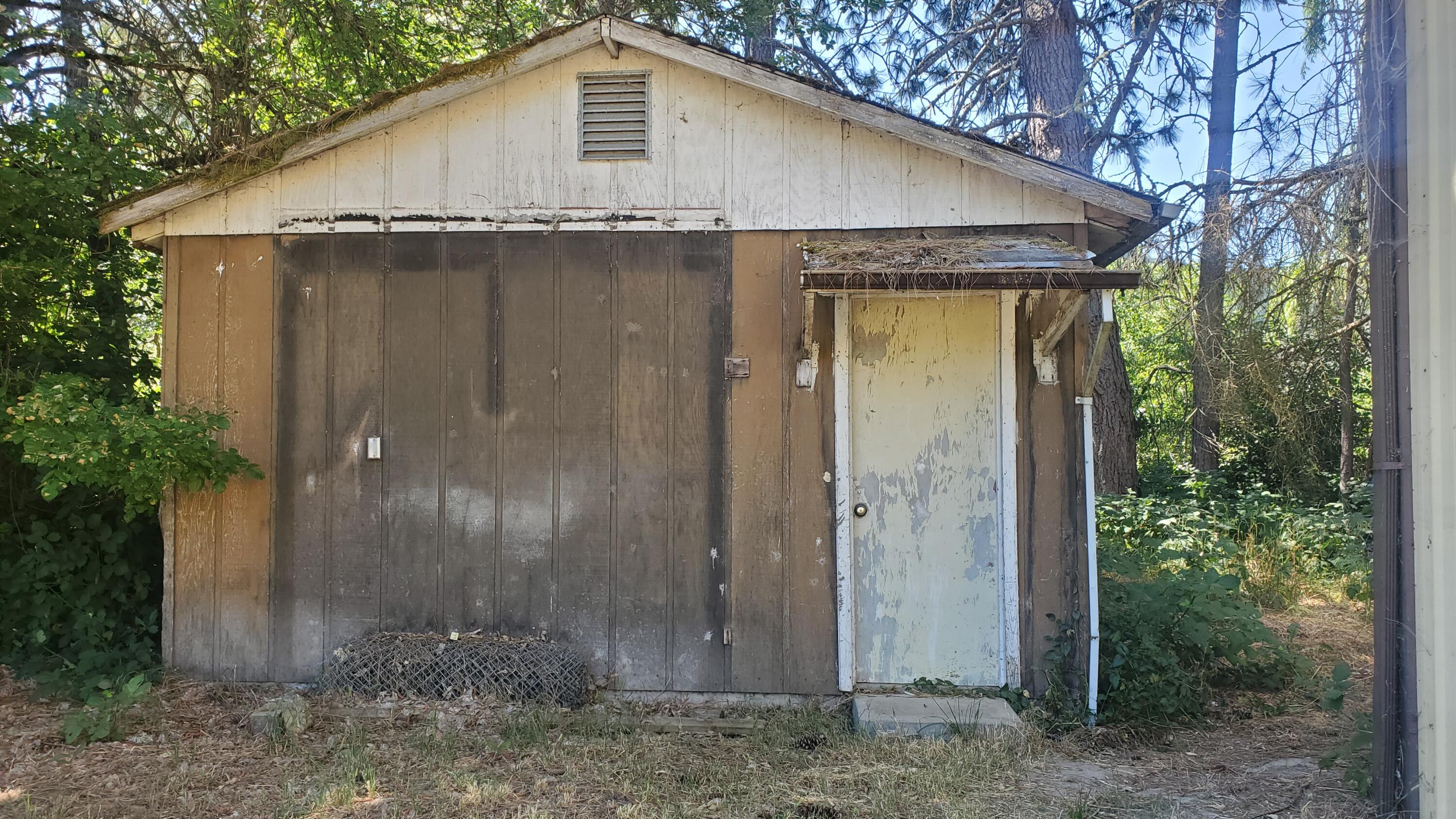 4075 Jerome Prairie Road Grants Pass, OR 97527 - Photo 31 of 36 30 she shed