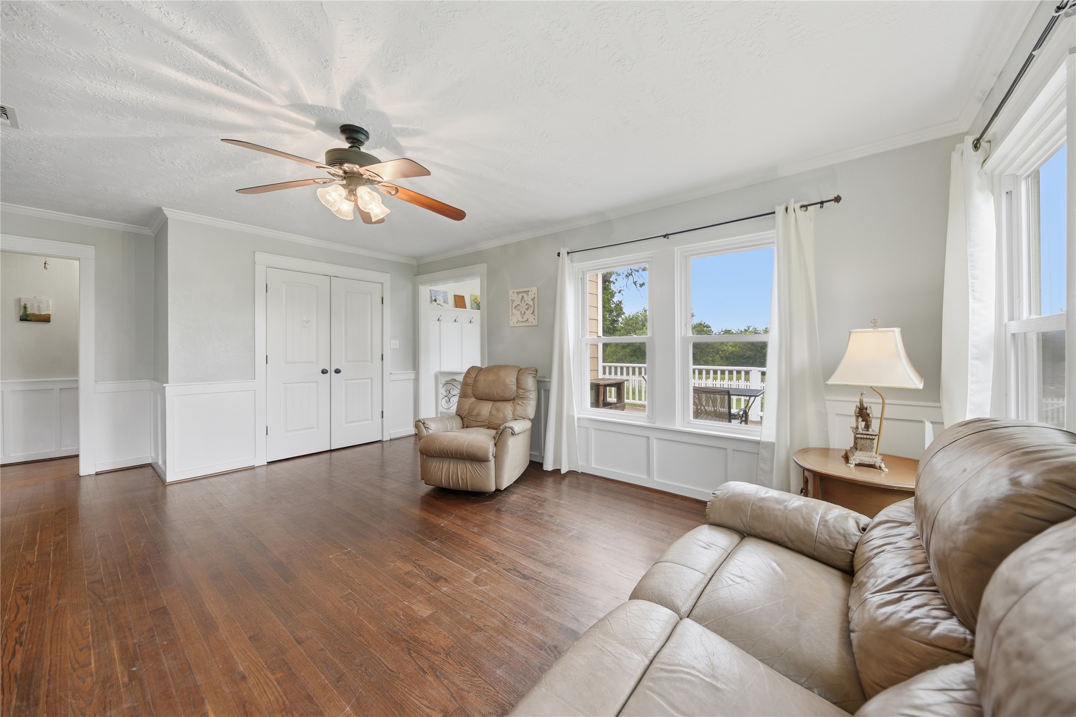 16292 Sycamore Road Cat Spring, TX 78933 - Photo 8 of 33