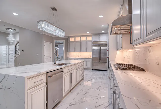 $1,450,000 | 8671 Angel Drive, Newburgh, IN 47630