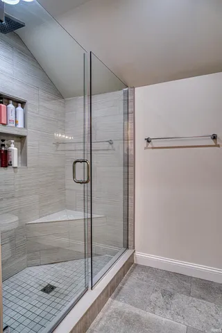 $1,450,000 | 8671 Angel Drive, Newburgh, IN 47630