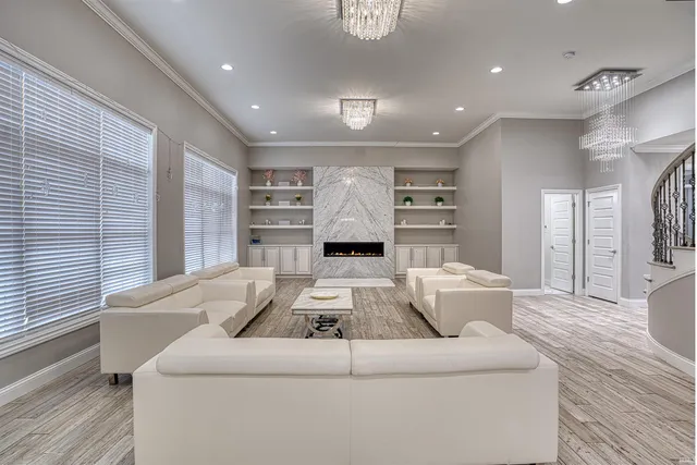 $1,450,000 | 8671 Angel Drive, Newburgh, IN 47630