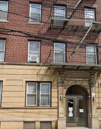 $1,598 | 74-11 88th Road, Unit 1 | Woodhaven