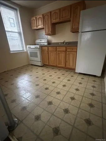 $1,598 | 74-11 88th Road, Unit 1 | Woodhaven