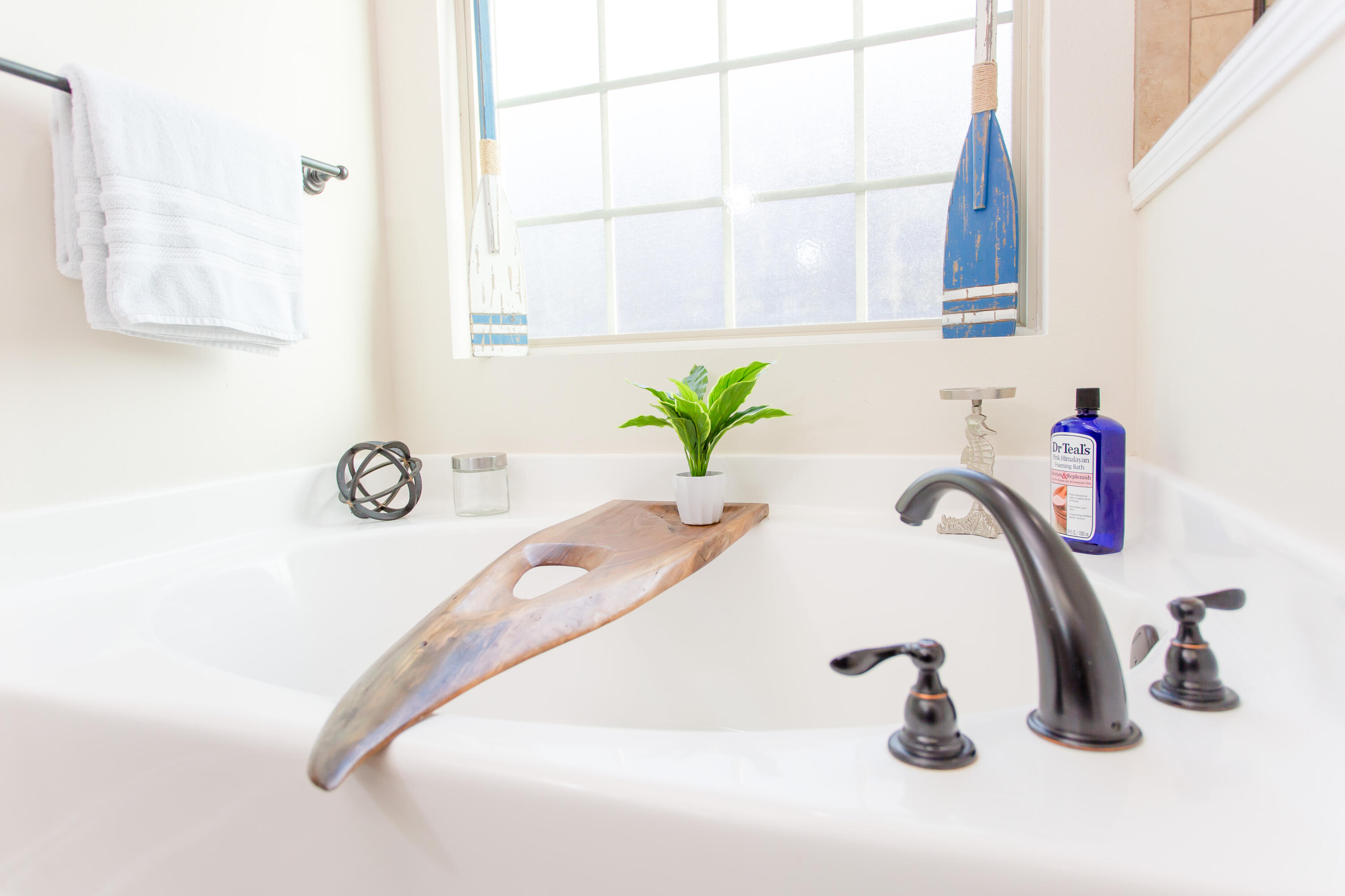 4544 Live Oak Church Road Crestview, FL 32539 - Photo 17 of 31 a bathroom with a sink