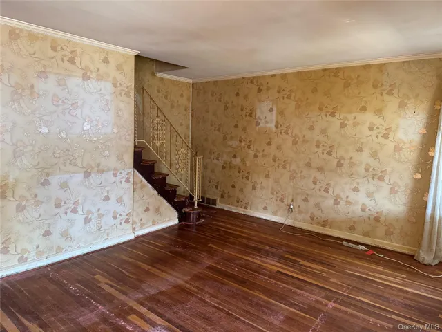 $899,000 | 1403 Park Avenue, New Hyde Park, NY 11040