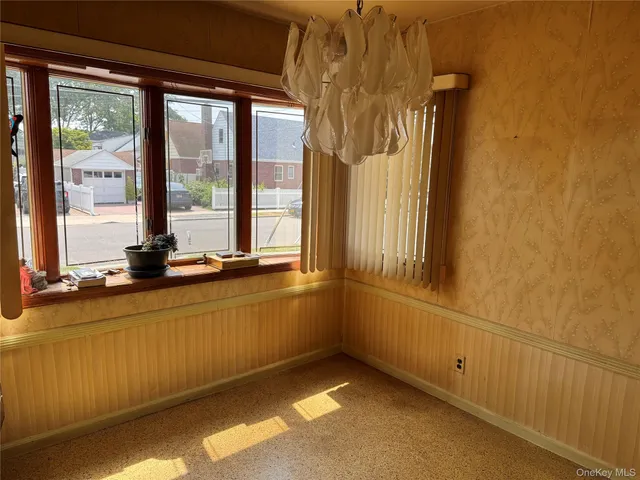 $899,000 | 1403 Park Avenue, New Hyde Park, NY 11040