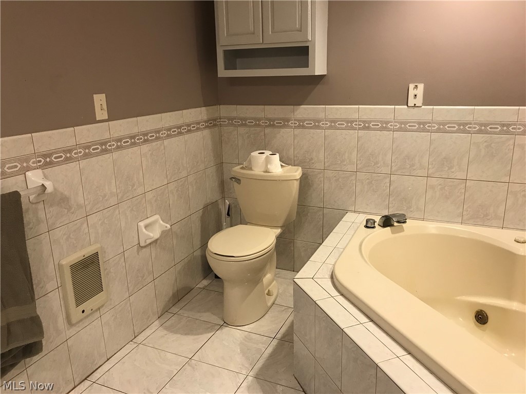13470 Hotchkiss Road Burton, OH 44021 - Photo 5 of 16 Gallery Image 5