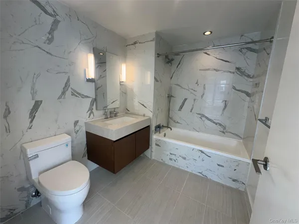 $4,800 | 138-35 39th Avenue, Unit 7G | Downtown Flushing