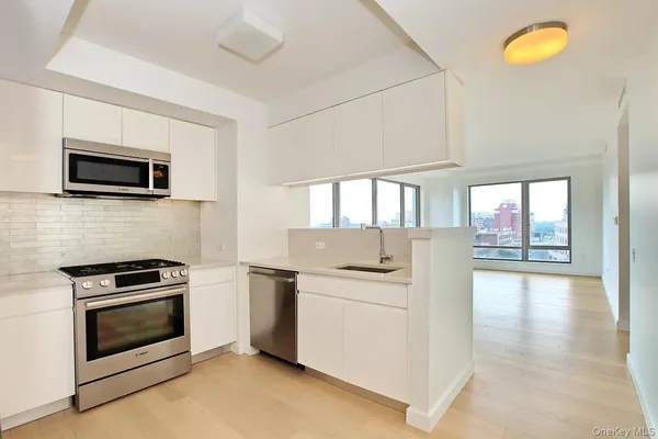 $4,800 | 138-35 39th Avenue, Unit 7G | Downtown Flushing