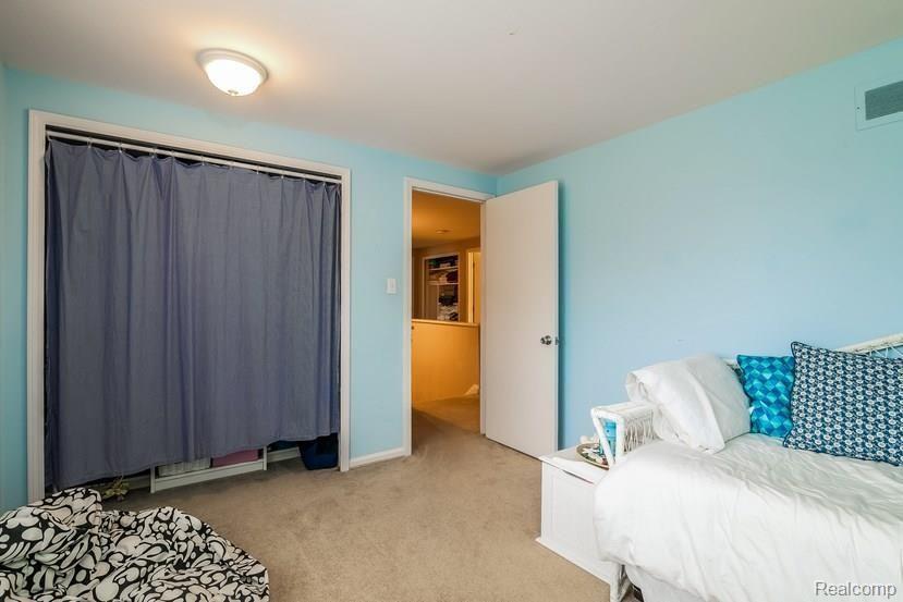 843 Castlebar Drive Rochester, MI 48309 - Photo 25 of 34 025-Bedroom-5573641-small.jpg