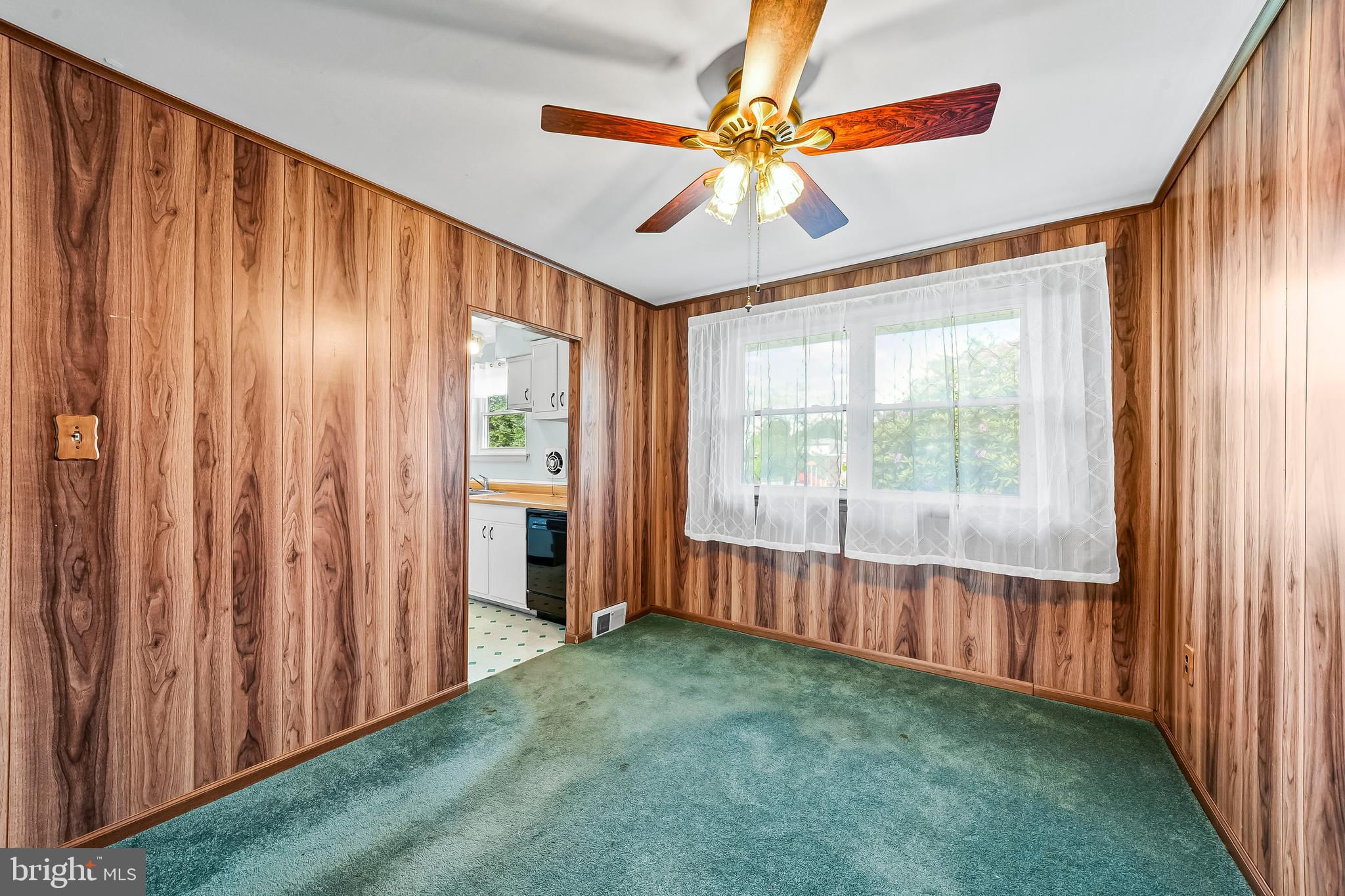 3195 Richard Road Aston, PA 19014 - Photo 14 of 17 Dinning Room