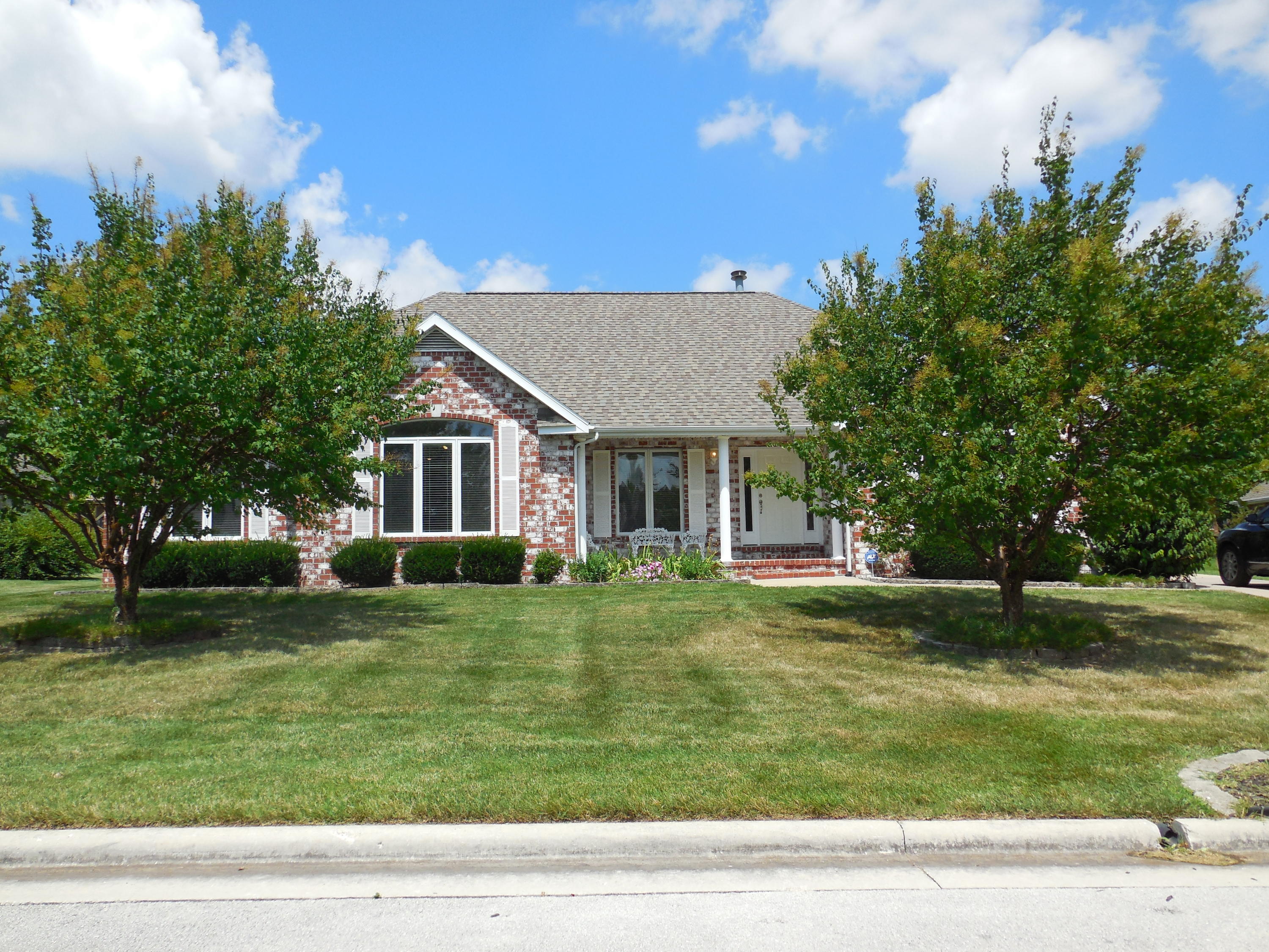 1421 North Fenchurch Lane Springfield, MO 65802 - Photo 1 of 1 DSCN3721