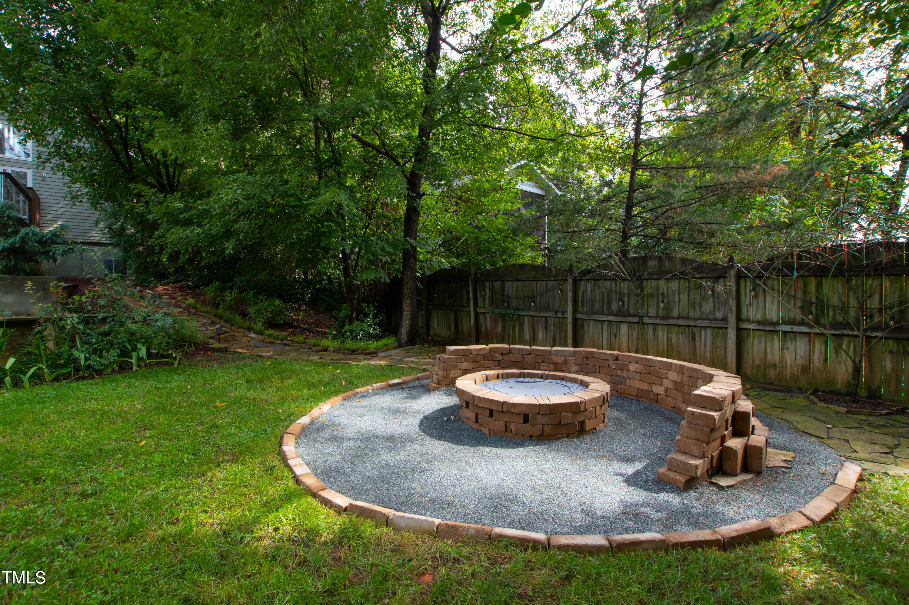 2212 The Circle Raleigh, NC 27608 - Photo 68 of 88 Back
