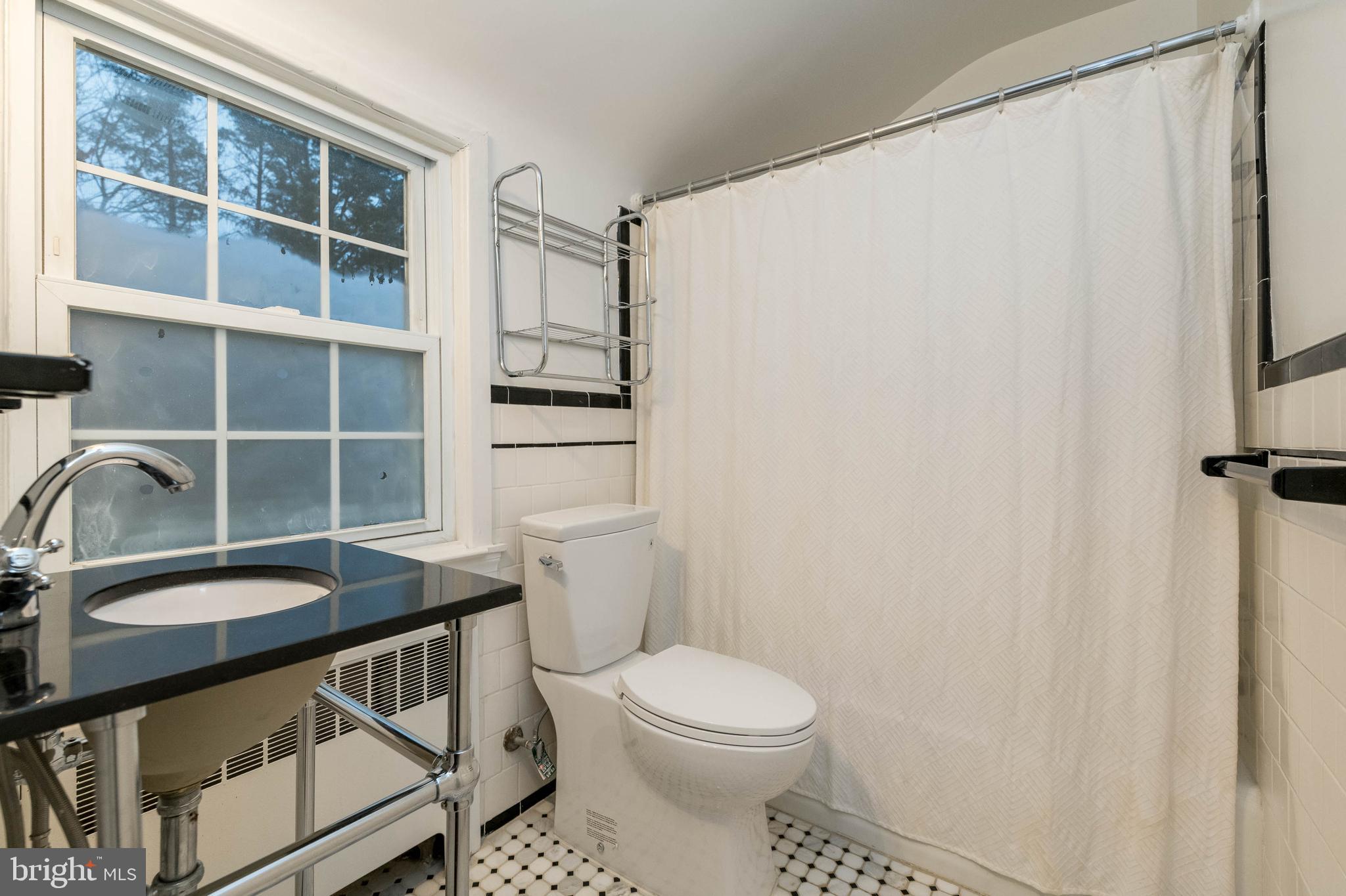 526 Overbrook Road Baltimore, MD 21212 - Photo 21 of 42 Master Bathroom in Anneslie!
