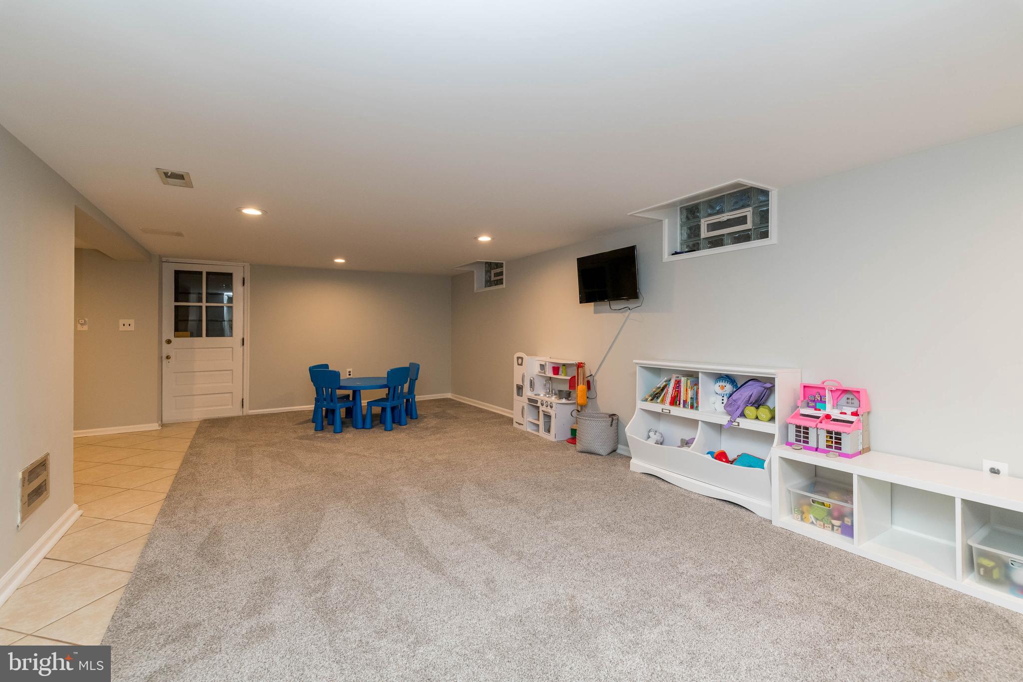 526 Overbrook Road Baltimore, MD 21212 - Photo 29 of 42 Lower level family rm w/ walk out to yard