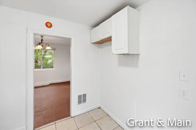 $99,900 | 19250 Charest Street, Detroit, MI 48234