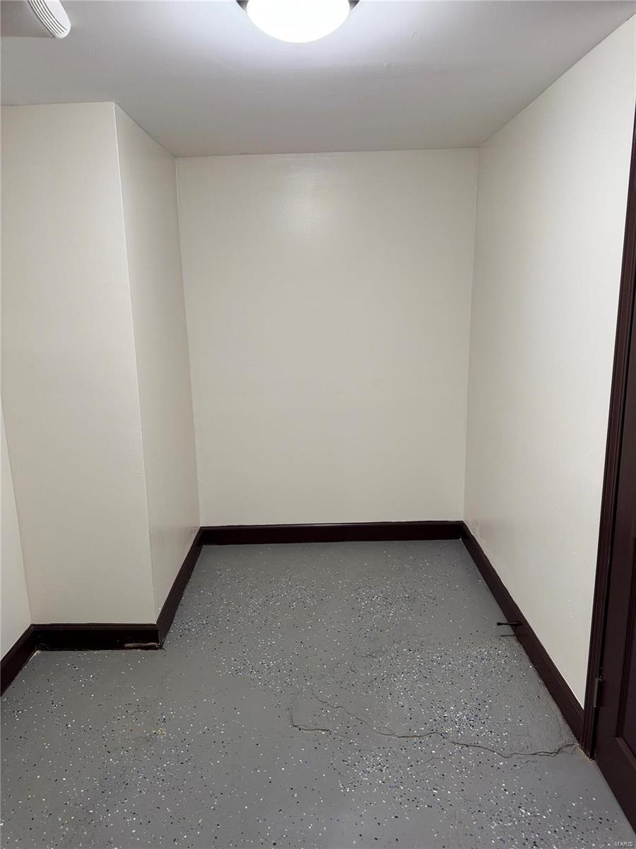 1828 North Hanley Road St. Louis, MO 63114 - Photo 6 of 7 Gallery Image 6