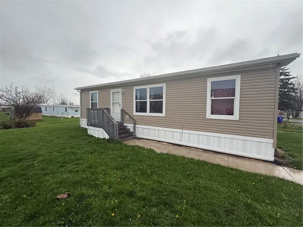 $75,000 | 109 East Canyon Drive, Hamburg, NY 14075