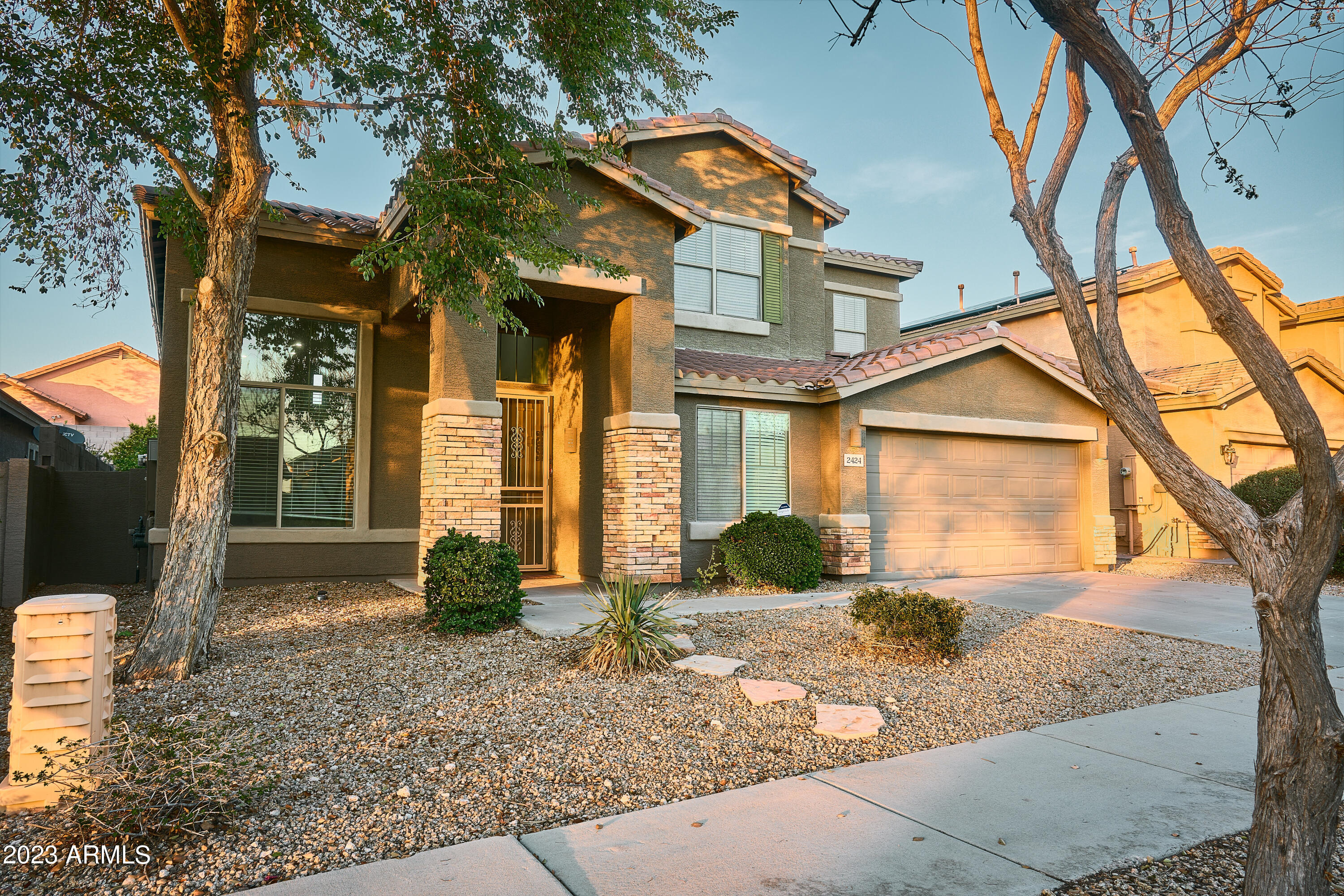 2424 West Eagle Feather Road Phoenix, AZ 85085 - Photo 2 of 37 29