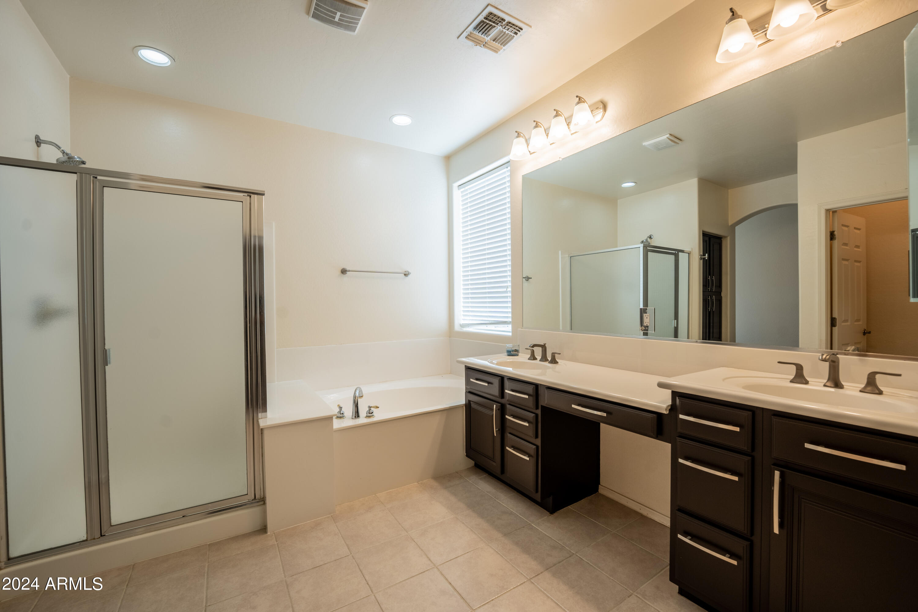 2424 West Eagle Feather Road Phoenix, AZ 85085 - Photo 22 of 37 2424 W Feather Rd-20