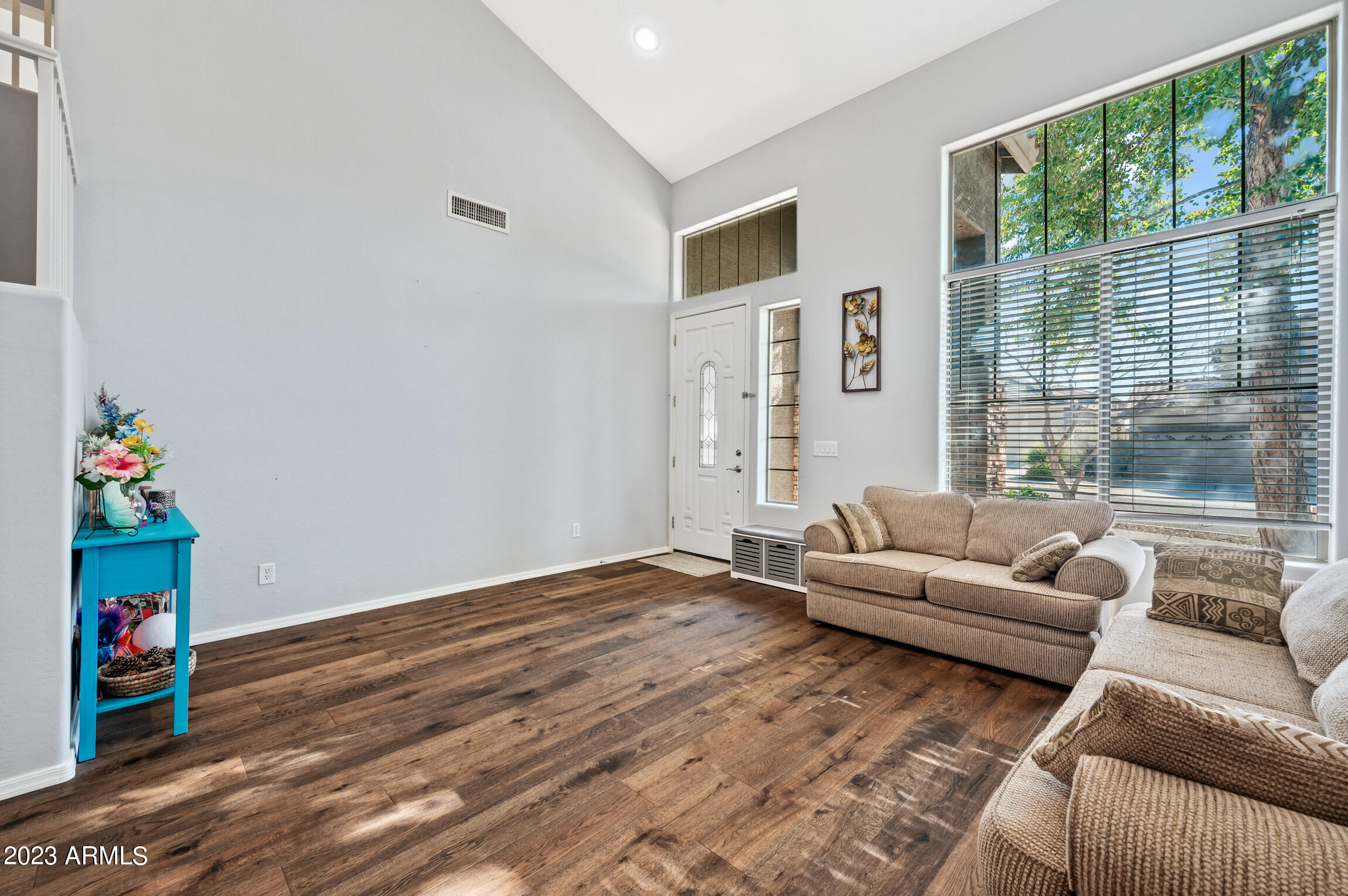 2424 West Eagle Feather Road Phoenix, AZ 85085 - Photo 4 of 37 ocupix-2424WEFR-6
